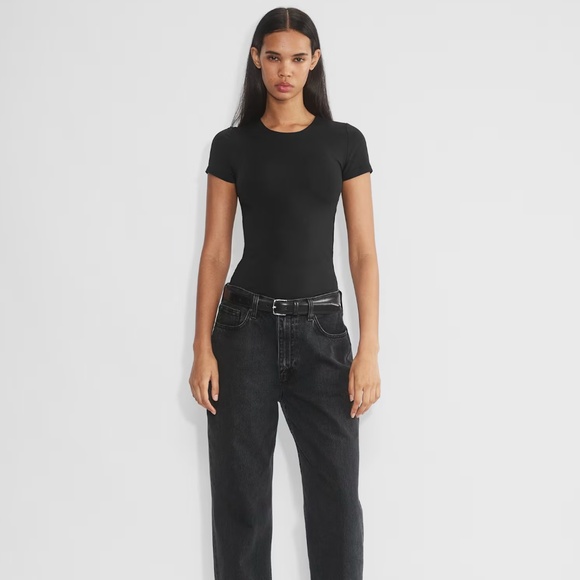Aritzia Original Contour Crew Hip T-shirt, Black - Picture 2 of 4